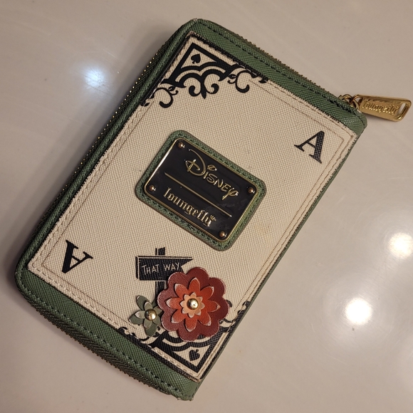 Alice in Wonderland Floral Playing Card Small Zip Wallet - LOUNGEFLY x DISNEY - Picture 13 of 16